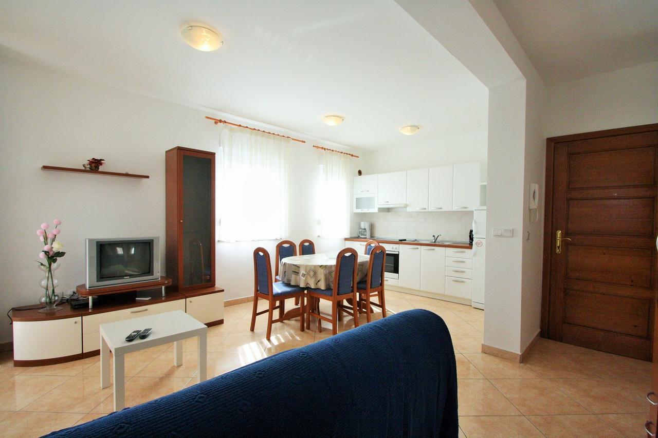 Apartment Bilic With Balcony Poreč Exterior foto