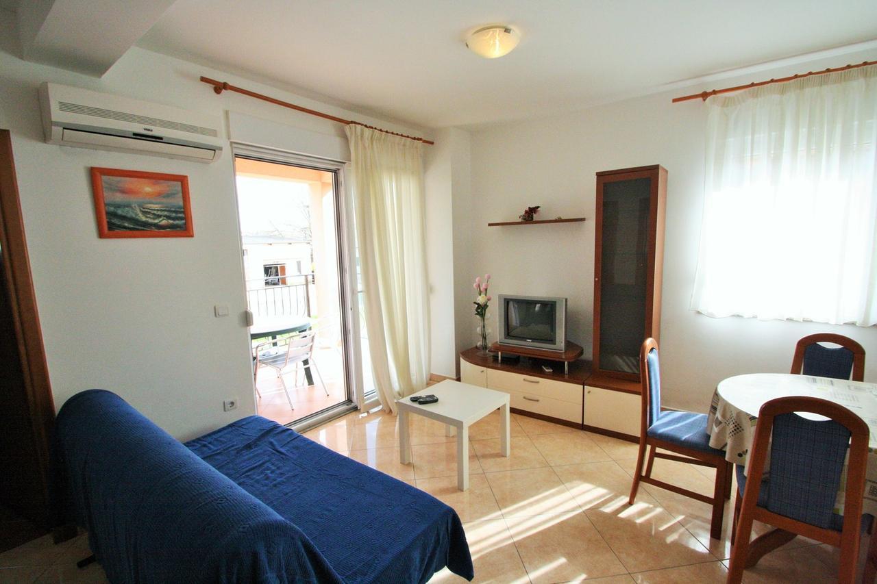 Apartment Bilic With Balcony Poreč Exterior foto